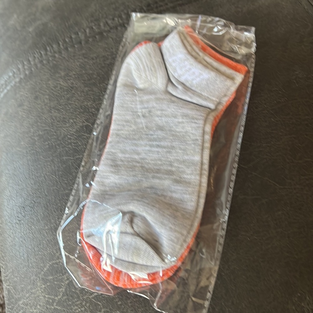 Two pack unopened socks - Picture 2 of 3